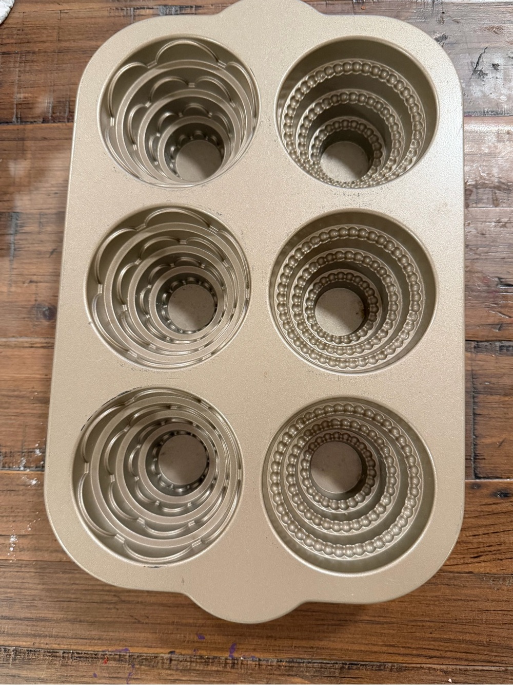 Nordic Ware Mini tiered cakelet pan - Picture 6 of 7